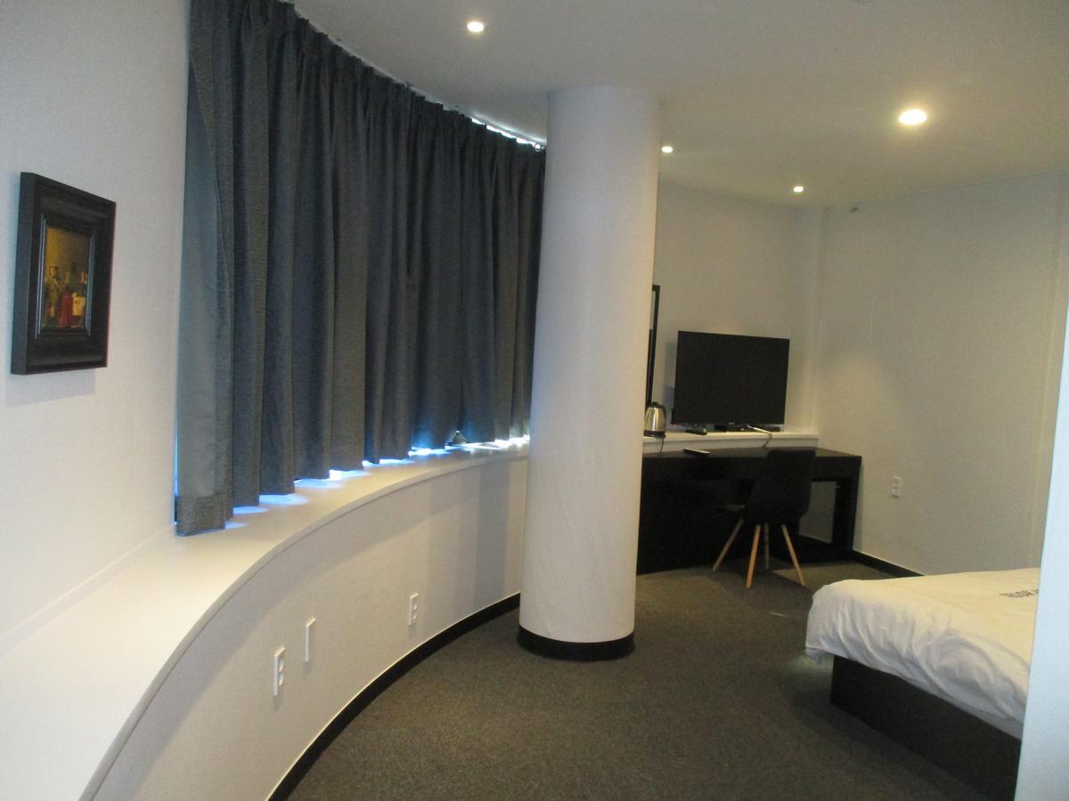 Ekonomy Hotel Jeongseon Exteriör bild