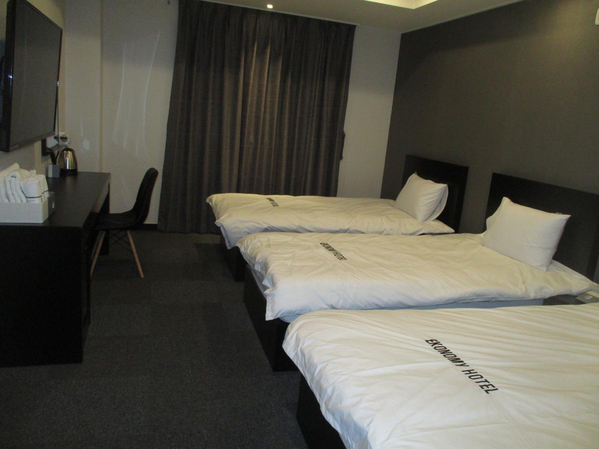 Ekonomy Hotel Jeongseon Exteriör bild
