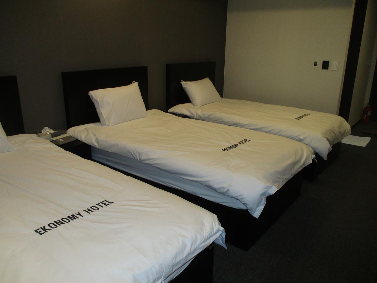 Ekonomy Hotel Jeongseon Exteriör bild